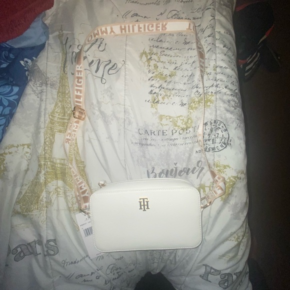 A new un used bag very cute for date night - Picture 5 of 6